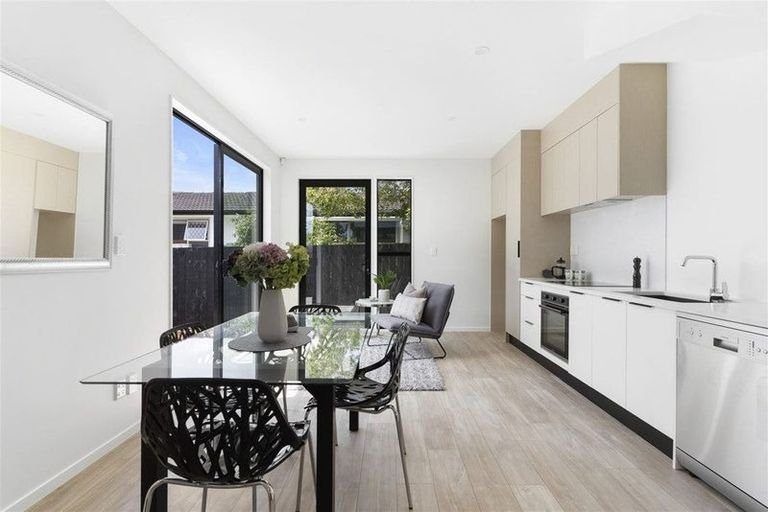Photo of property in 40b Kenderdine Road, Papatoetoe, Auckland, 2025