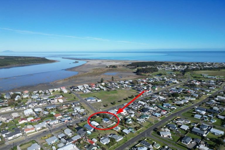 Photo of property in 131 Seabury Avenue, Foxton Beach, Foxton, 4815