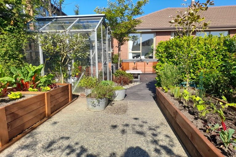 Photo of property in 2 Kent Place, Mosgiel, 9024