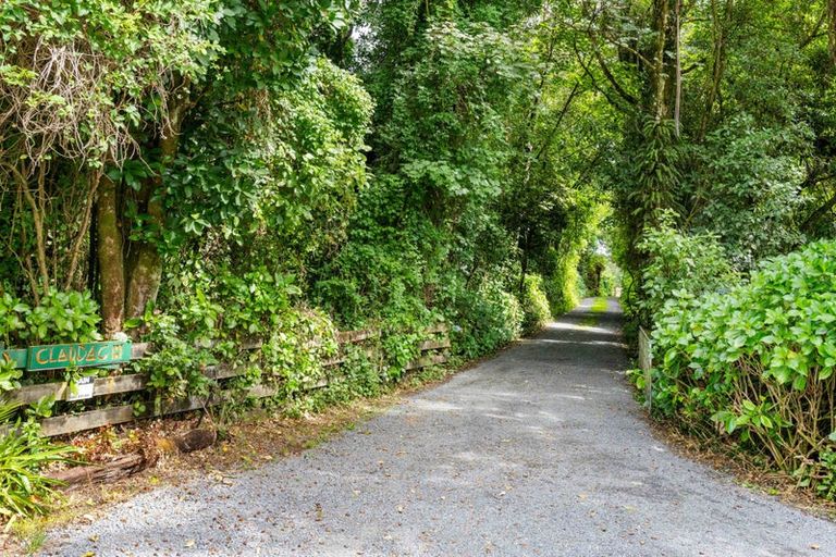 Photo of property in 332 Kuku East Road, Kuku, Manakau, 5570