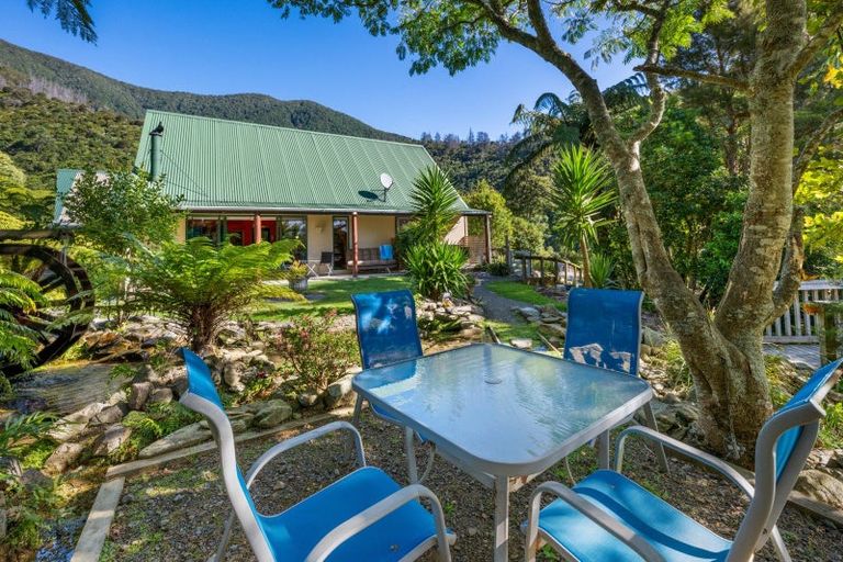 Photo of property in 243 Boons Valley Road, Waikawa, Picton, 7220