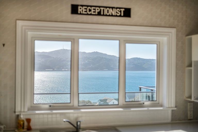 Photo of property in 2 The Crescent, Roseneath, Wellington, 6011