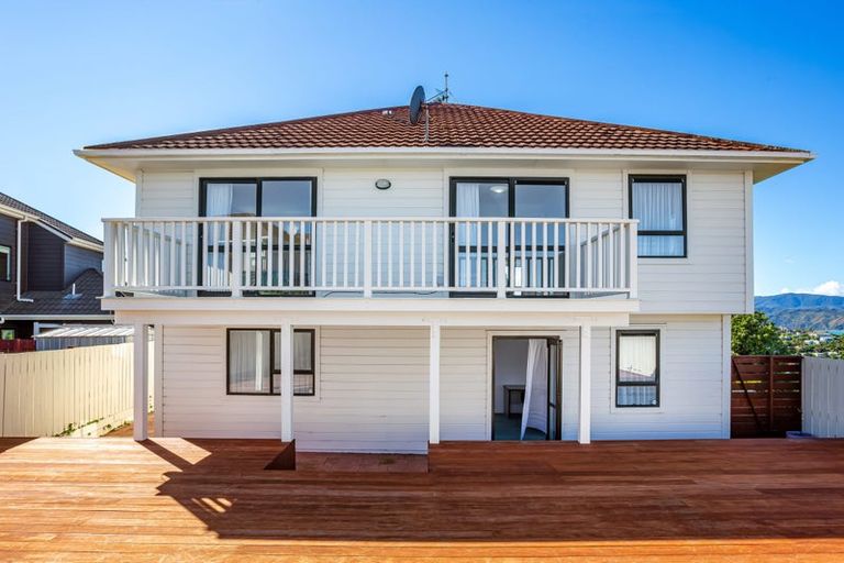 Photo of property in 6 Tamahine Street, Maupuia, Wellington, 6022