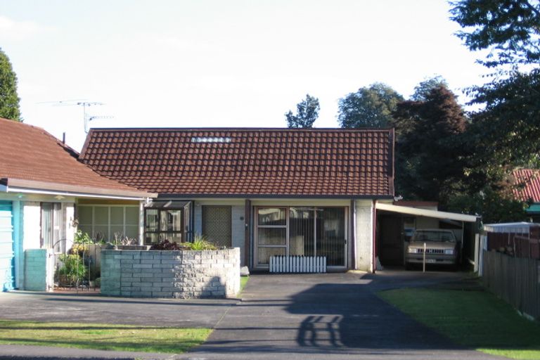 Photo of property in 1/12 Grove Road, Papakura, 2110