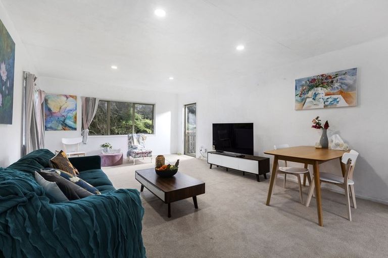 Photo of property in 24 Dovey Place, Massey, Auckland, 0614