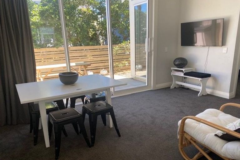 Photo of property in 20c Reef Street, Island Bay, Wellington, 6023