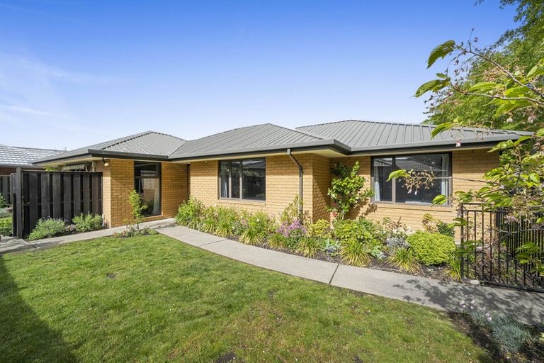 Photo of property in 5 Villa Grove, Ilam, Christchurch, 8041