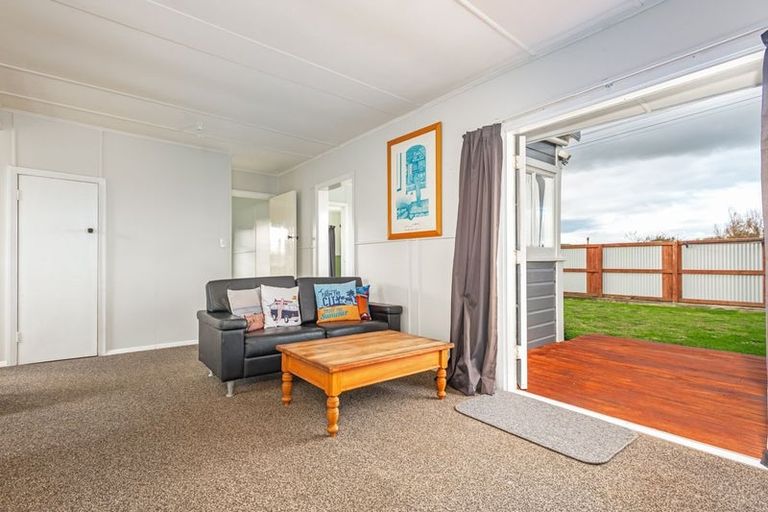 Photo of property in 24 Nuku Street, Tangimoana, 4822