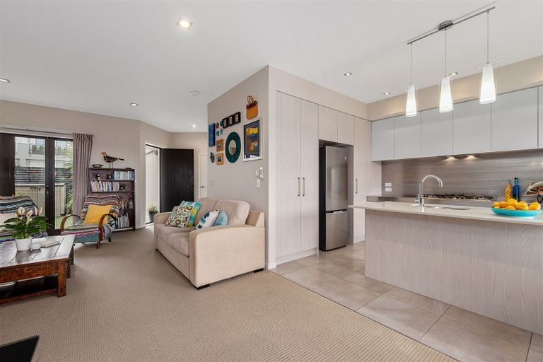 Photo of property in 140 Gills Road, Albany Heights, Auckland, 0632