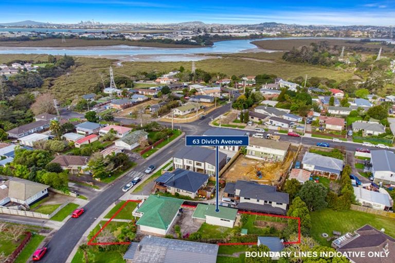 Photo of property in 63 Divich Avenue, Te Atatu South, Auckland, 0610