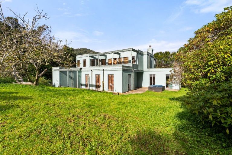 Photo of property in 208 Marine Drive, Lowry Bay, Lower Hutt, 5013