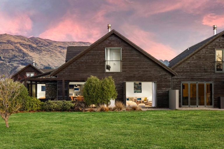 Photo of property in Heritage Village, 9 Villa Lane, Wanaka, 9382