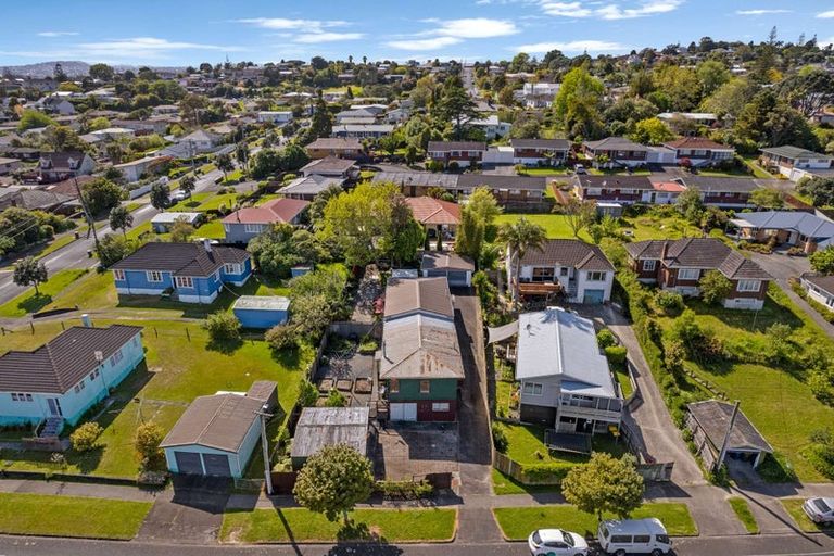 Photo of property in 2/22 Captain Scott Road, Glen Eden, Auckland, 0602