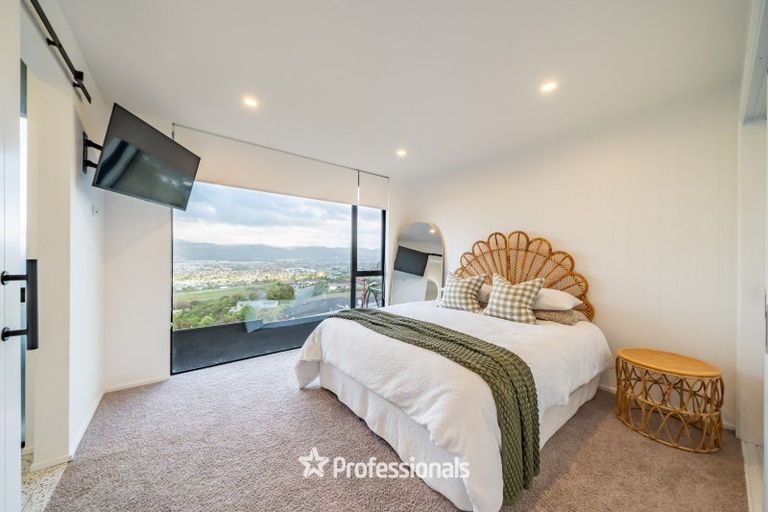 Photo of property in 37 Percy Kinsman Crescent, Riverstone Terraces, Upper Hutt, 5018