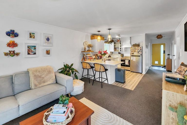 Photo of property in 1/17 Cedar Street, Maungaraki, Lower Hutt, 5010