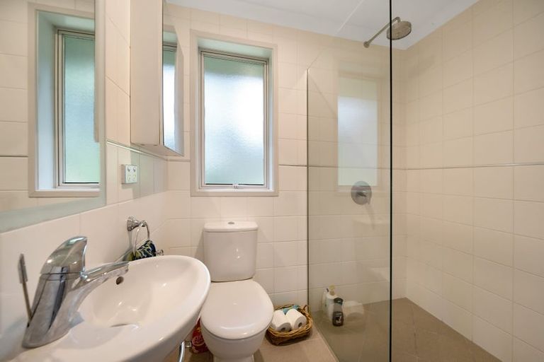 Photo of property in 33 Mudgeways Road, Massey, Auckland, 0614