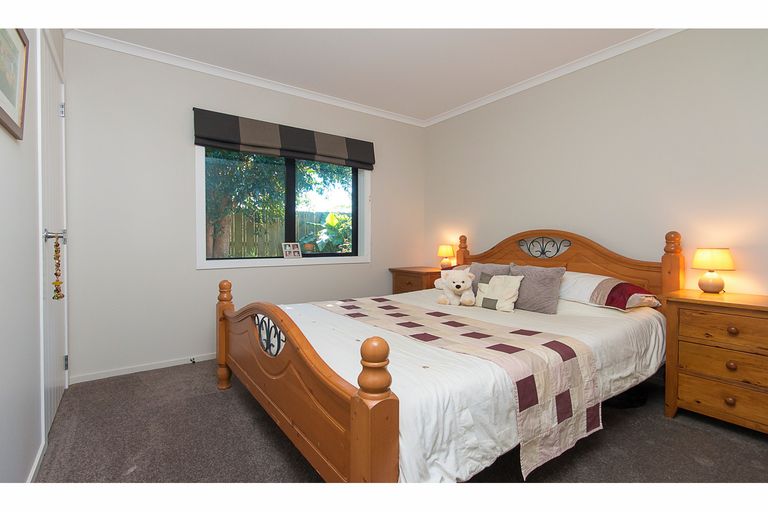 Photo of property in 5 Riverside Drive, Waiuku, 2123