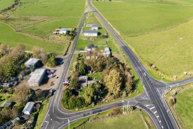 Photo of property in 33 Whangaehu Village Road, Whangaehu, Wanganui, 4581