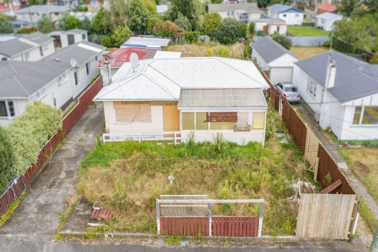 Photo of property in 30 Bledisloe Street, Levin, 5510