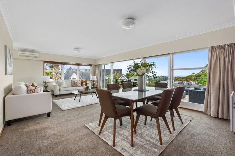 Photo of property in 30a Geoffrey Road, Torbay, Auckland, 0630