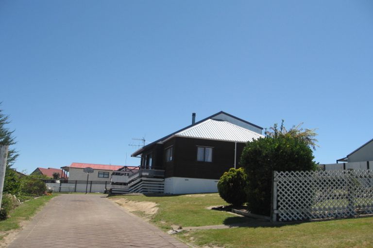 Photo of property in 6 Ngaparaoa Drive, Maketu, 3189