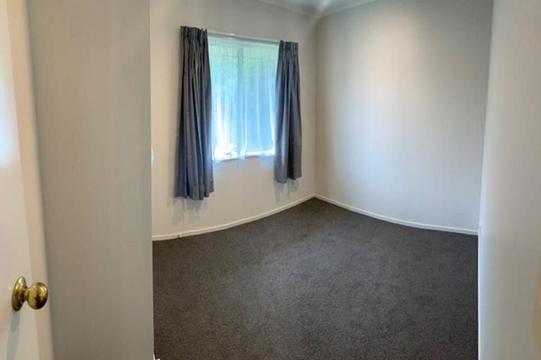 Photo of property in 30 Liddesdale Place, Papakura, 2110