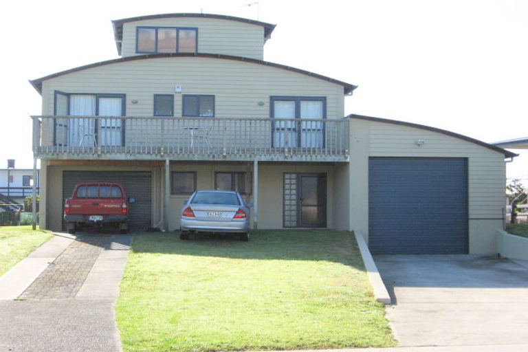 Photo of property in 1 Mercury Street, Whitianga, 3510