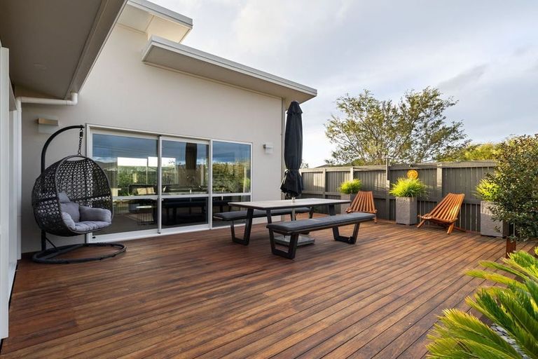 Photo of property in 3 Silicon Way, Fitzherbert, Palmerston North, 4410