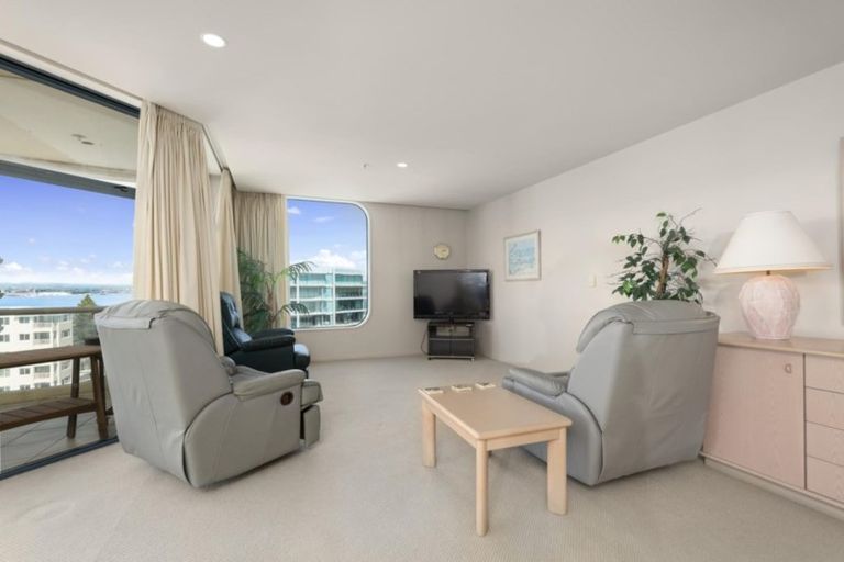 Photo of property in 2 Maunganui Road, Mount Maunganui, 3116