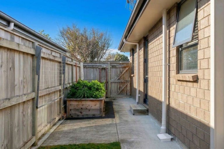 Photo of property in 1 Long Melford Road, Awapuni, Palmerston North, 4412
