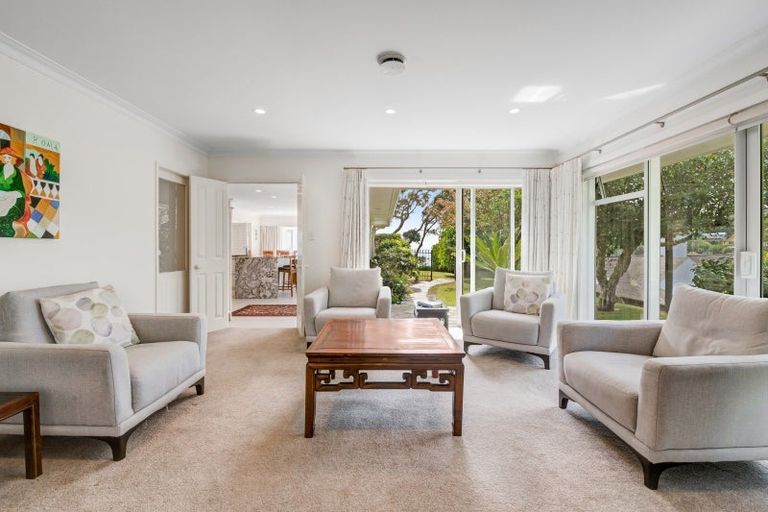 Photo of property in 11 Elgin Place, Red Beach, 0932