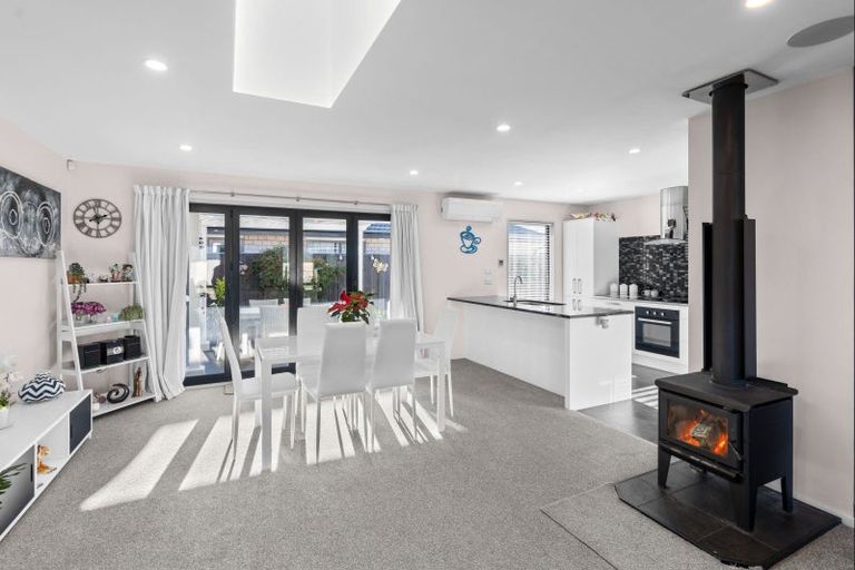 Photo of property in 27 Faringdon Boulevard, Rolleston, 7615