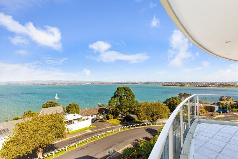 Photo of property in 9 Brigantine Drive, Beach Haven, Auckland, 0626