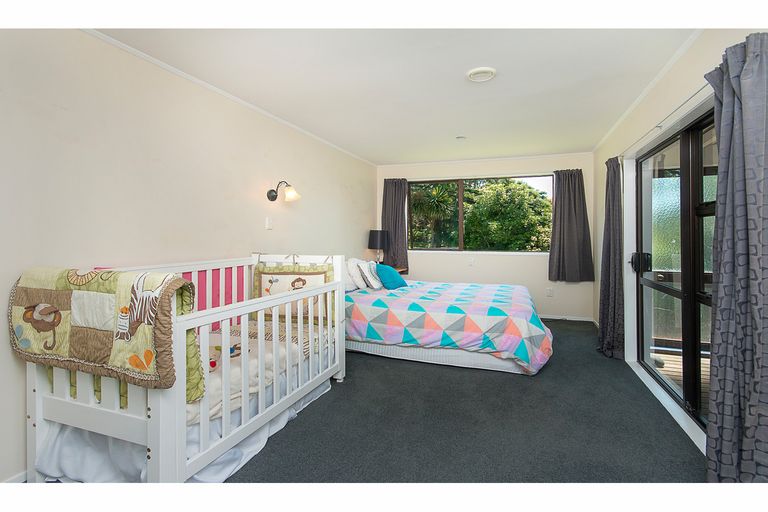 Photo of property in 22 Lina Place, Waiuku, 2123