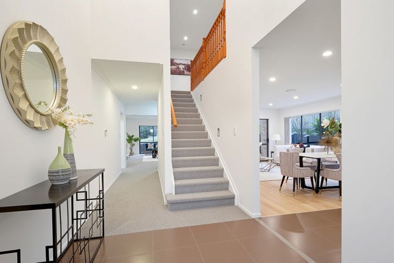 Photo of property in 104 San Marino Drive West, Henderson, Auckland, 0612