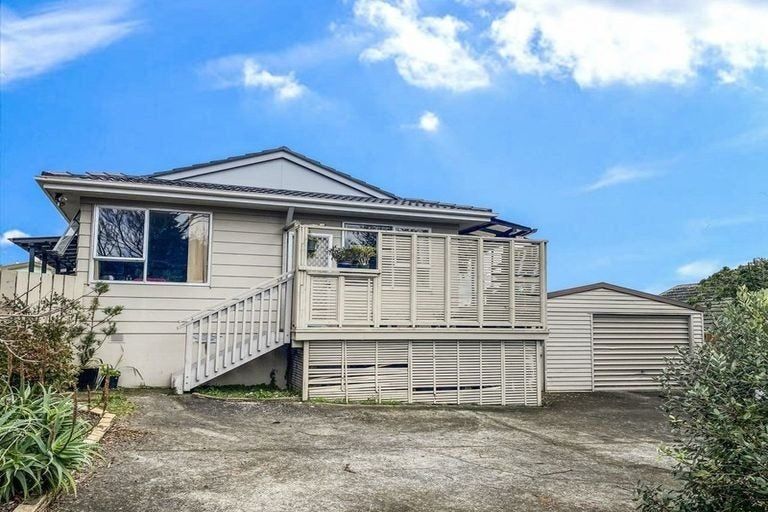Photo of property in 93 Everglade Drive, Totara Heights, Auckland, 2105