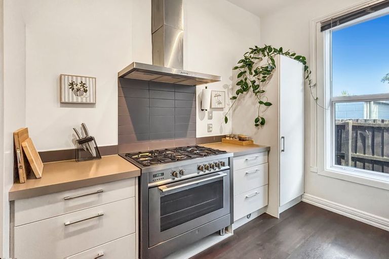Photo of property in 150 Innes Road, St Albans, Christchurch, 8052