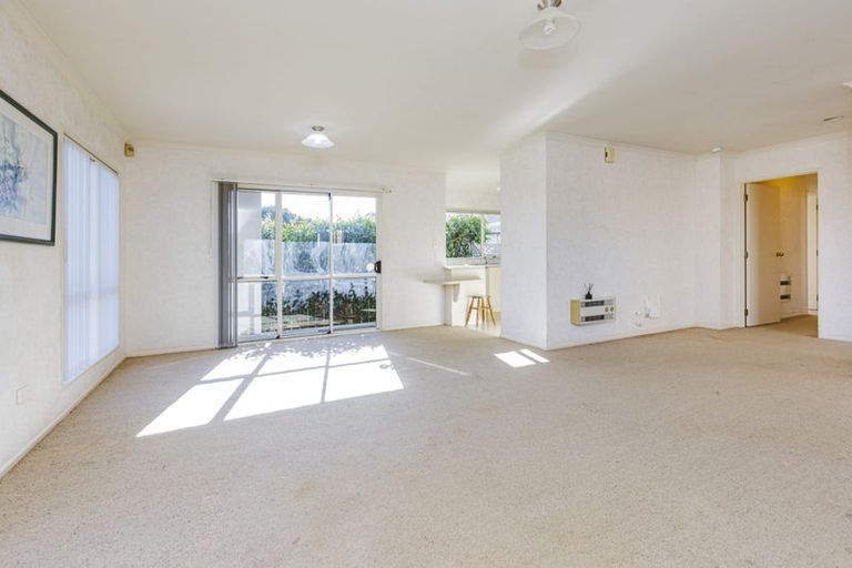 Photo of property in 118 Great South Road, Manurewa, Auckland, 2102