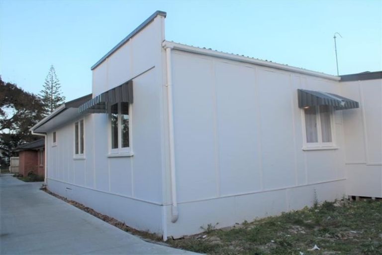 Photo of property in 12 Gibbs Road, Manurewa, Auckland, 2102