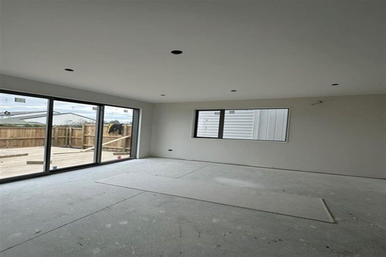 Photo of property in 125a Grove Road, Papakura, 2110