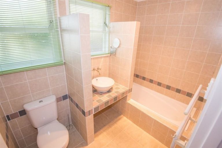 Photo of property in 132a Mcleod Road, Te Atatu South, Auckland, 0610