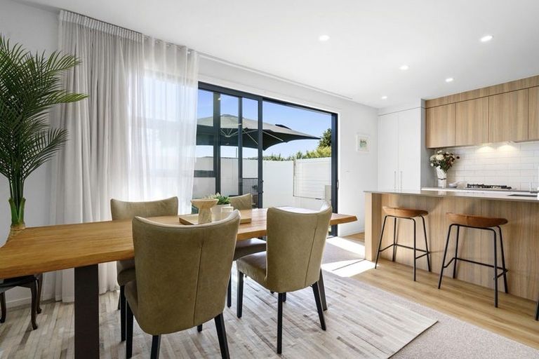 Photo of property in 2/102 Swayne Road, Cambridge, 3434