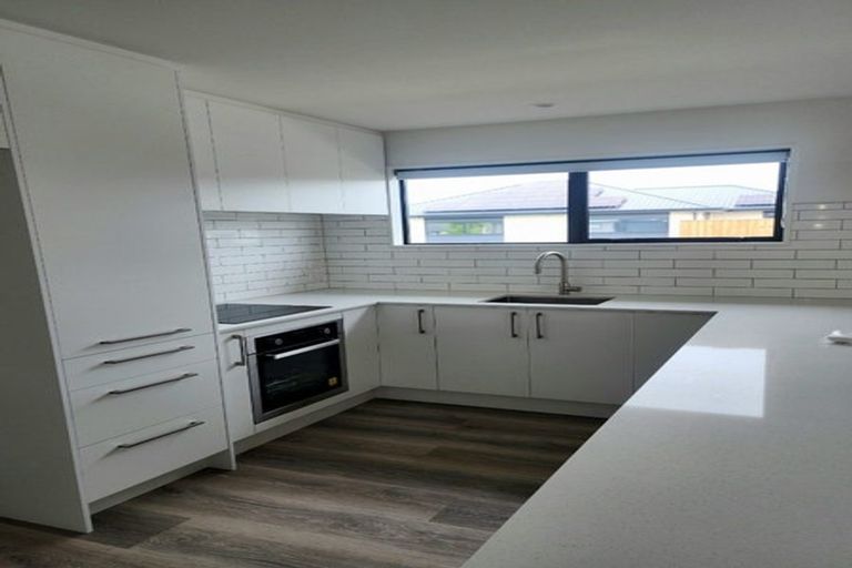 Photo of property in 2 Ellmers Street, Woodend, 7610