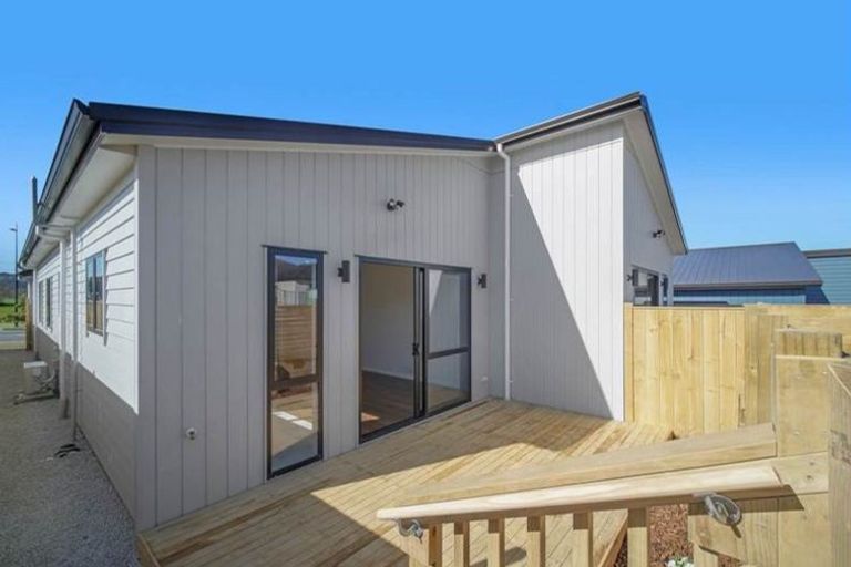 Photo of property in 45 Tributary Parade, Karaka, Papakura, 2113