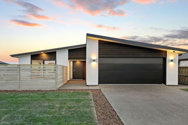 Photo of property in 8 Kite Street, Rolleston, 7614