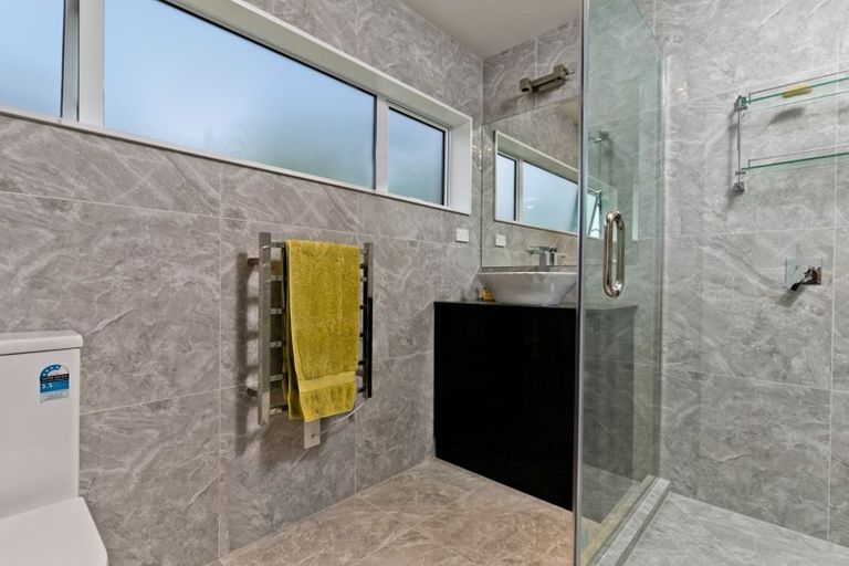 Photo of property in 28 Shah Place, Glen Eden, Auckland, 0602