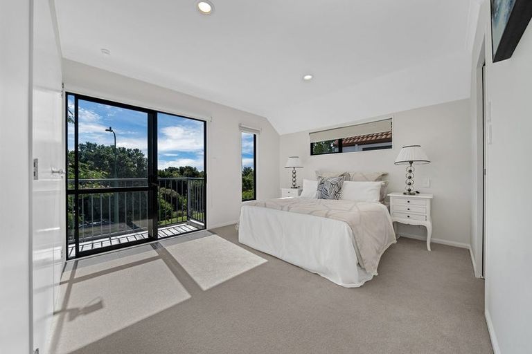 Photo of property in 2/27 Kellaway Drive, East Tamaki, Auckland, 2013