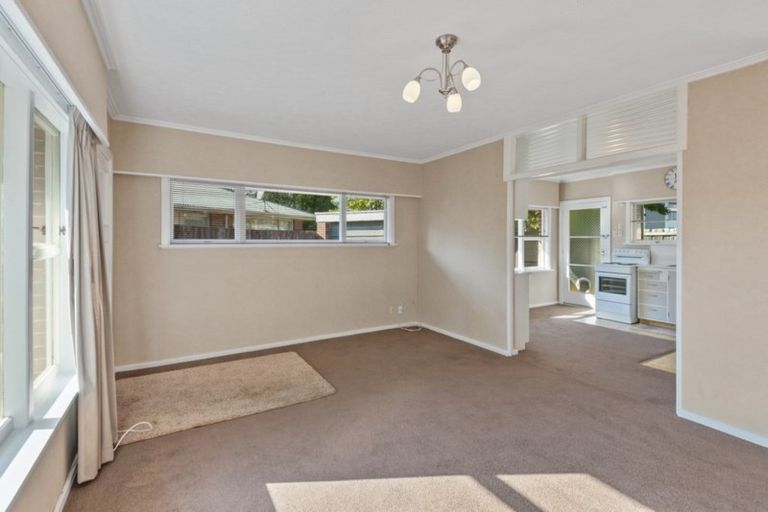 Photo of property in 7 Kipax Place, Riccarton, Christchurch, 8011