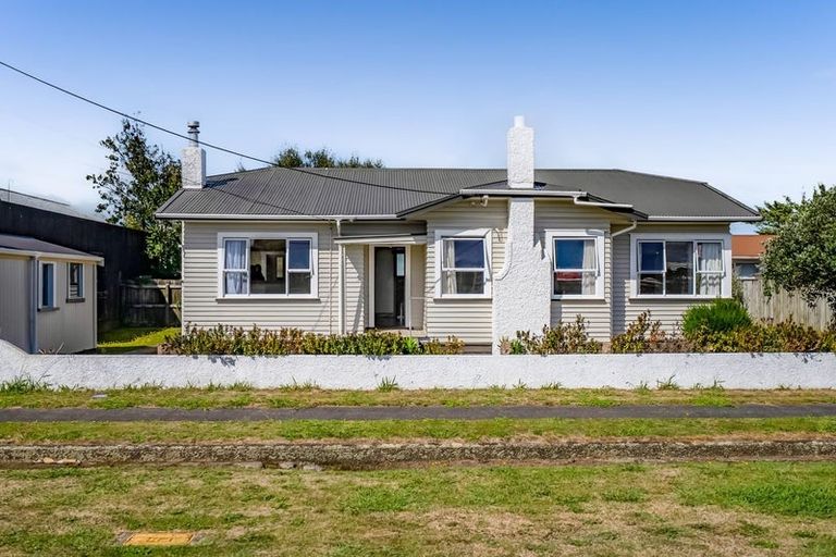 Photo of property in 24 Morrissey Street, Hawera, 4610
