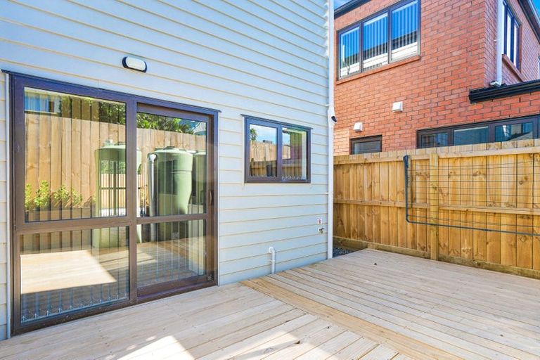 Photo of property in 1a Olympic Place, Papakura, 2110